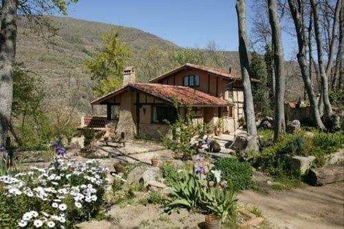 Casa Rural La Casa Del Bosque Navaconcejo Luaran gambar