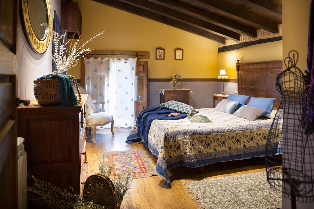 Casa Rural La Casa Del Bosque Navaconcejo Luaran gambar